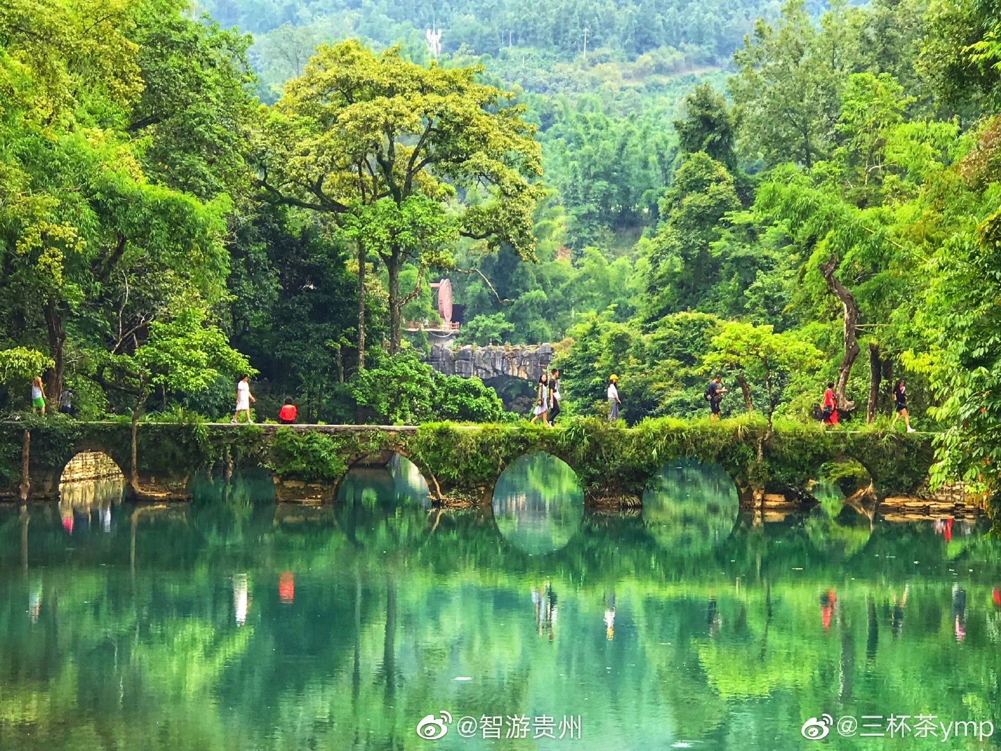 贵州避暑之旅第一站:荔波小七孔.部分有点类似九寨,多瀑布