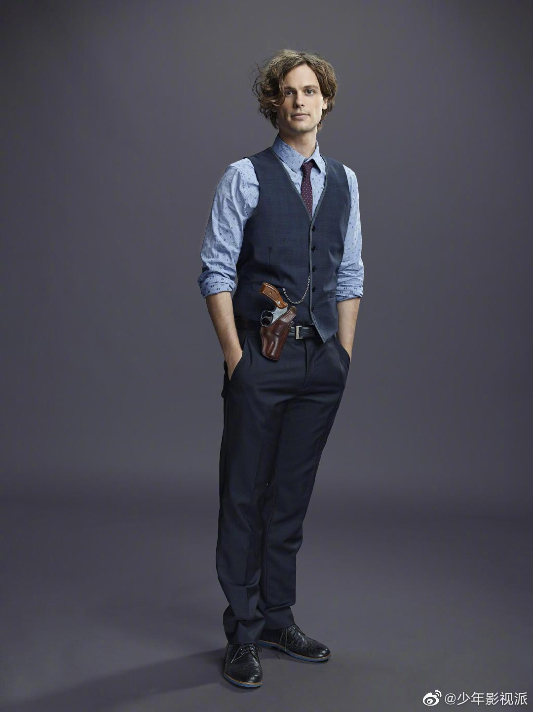 1 / 3 整理《犯罪心理》的照片,发现spencer reid博士在第10季时拍的