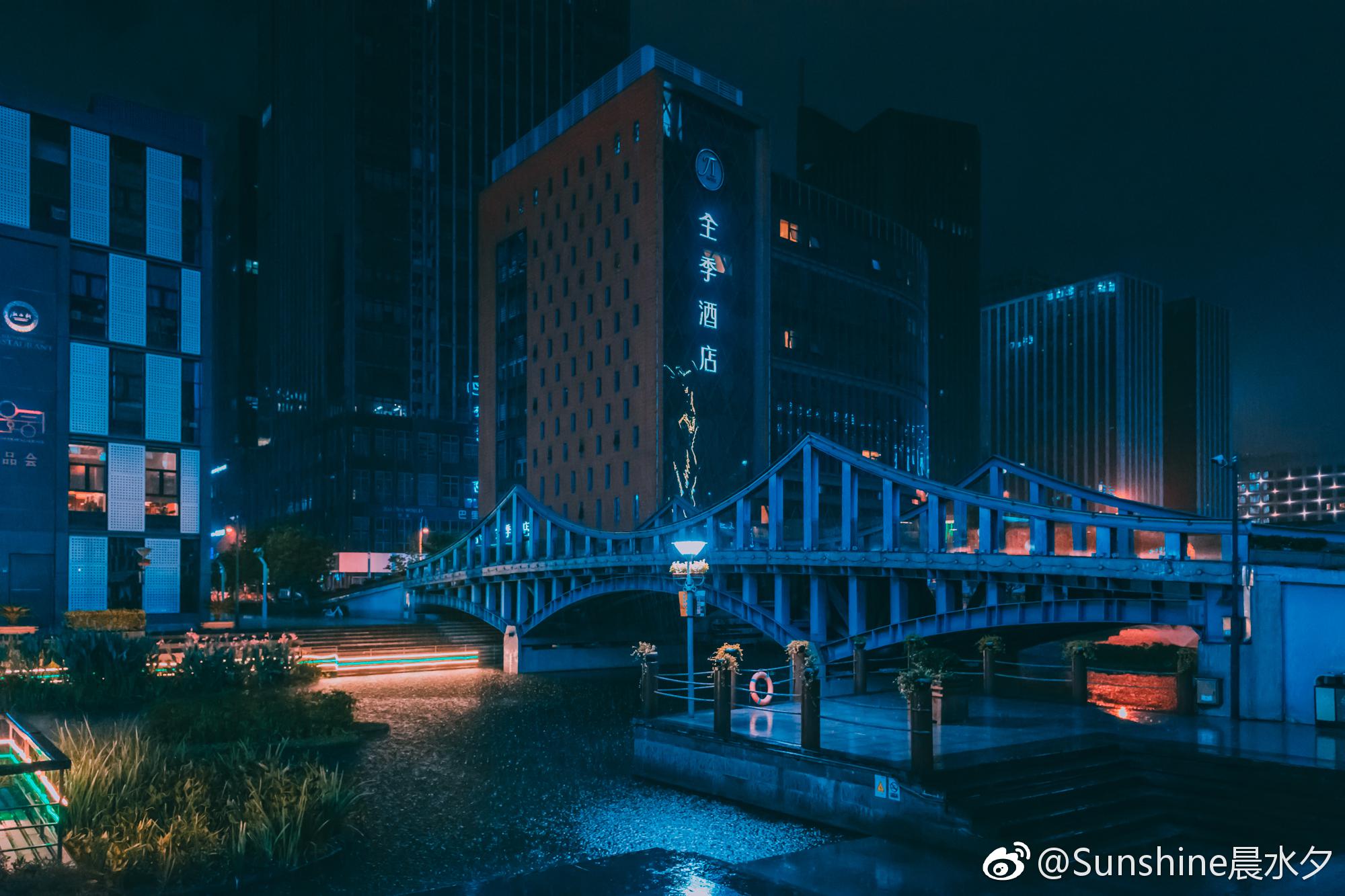 夜晚的水街,安靜,絢爛,彷彿更能觸摸人的內心|水街|西門町|寧波_新浪