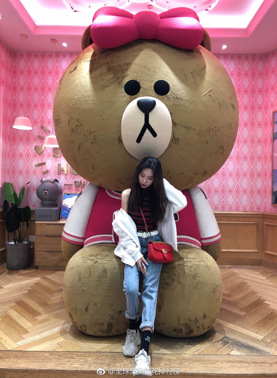 陈梦婷 年龄18 星座天秤 身高166 体重86 爱好 摄影 播音主持 唱歌跳