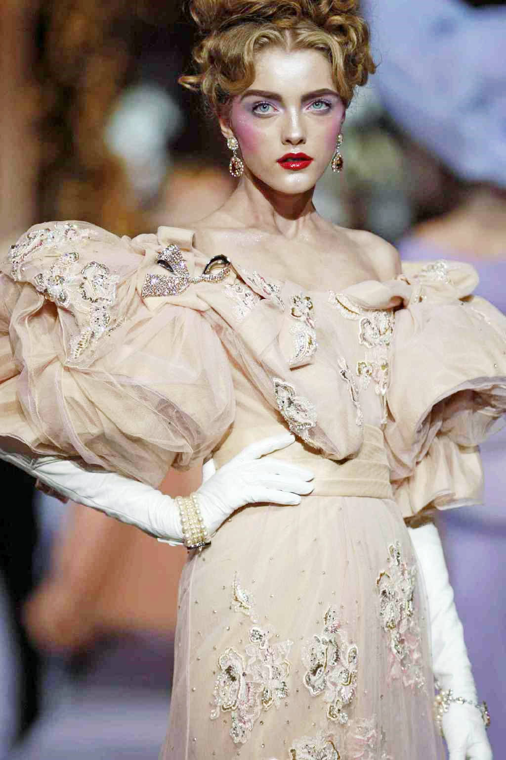 可爱的贵妇丨vlada roslyakova christian dior haute couture f/w 20