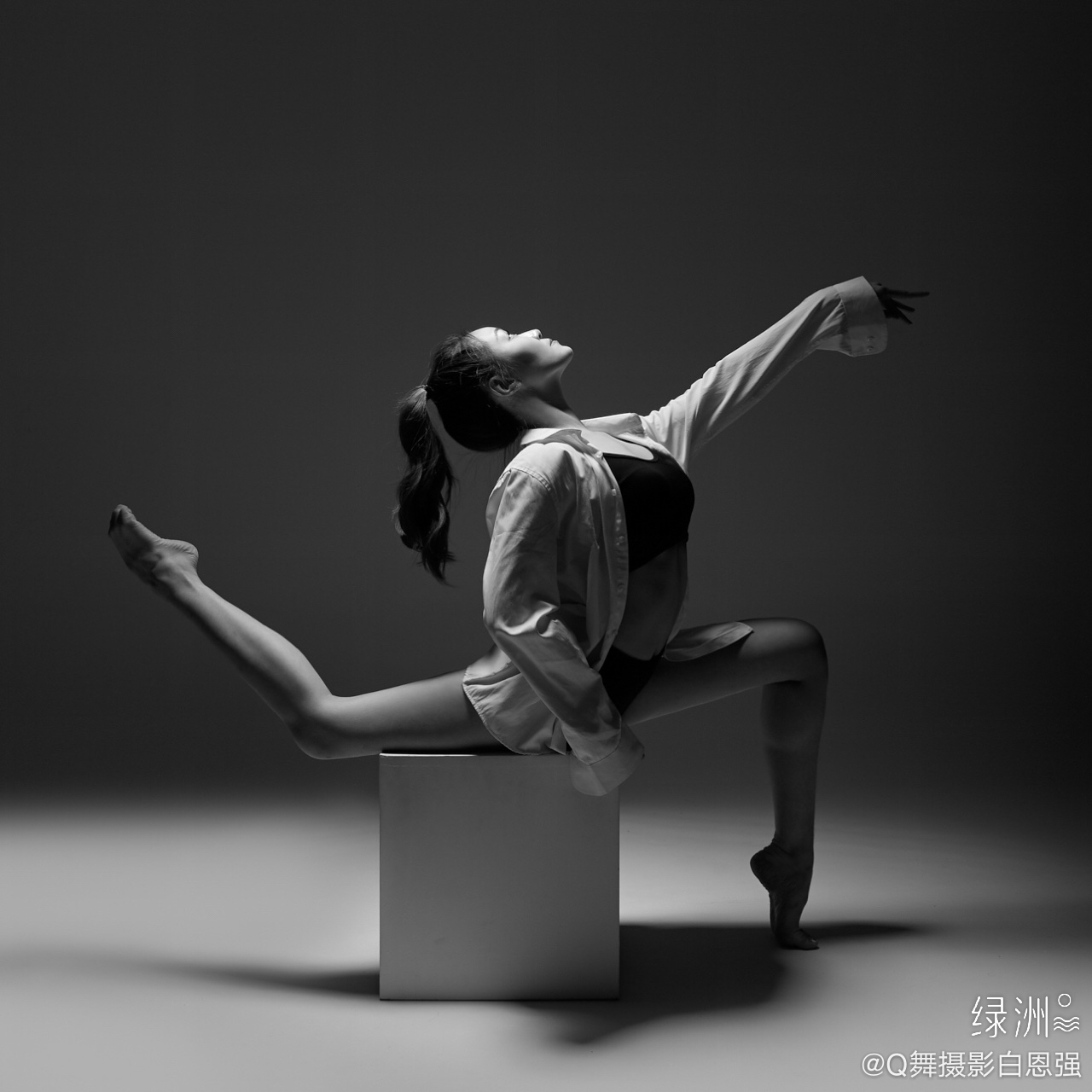 舞者现代舞演绎出的情感和张扬～@绿洲舞蹈 @绿洲摄影 @绿洲艺术 @绿