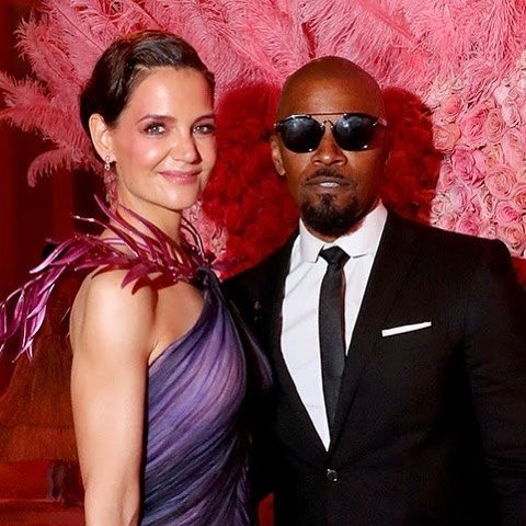 杰米·福克斯( jamie foxx)和女友凯蒂·赫尔姆斯( katie holmes)分