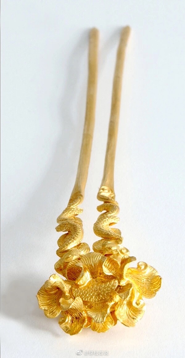 在庫処分・数量限定 根付け 飾り物 極上品 彫金叩き出し 龍図 時代物