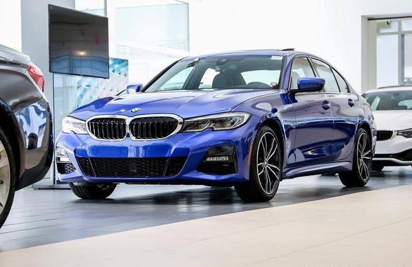 首台2019款宝马3系海外到店实拍!风阻系数0.23 轴距2851mm配8at