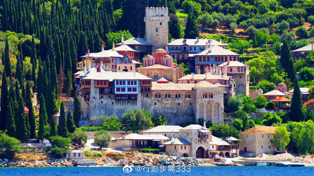 世界上唯一的男人国,绝对禁止女性进入,雌性动物有只鸡和猫