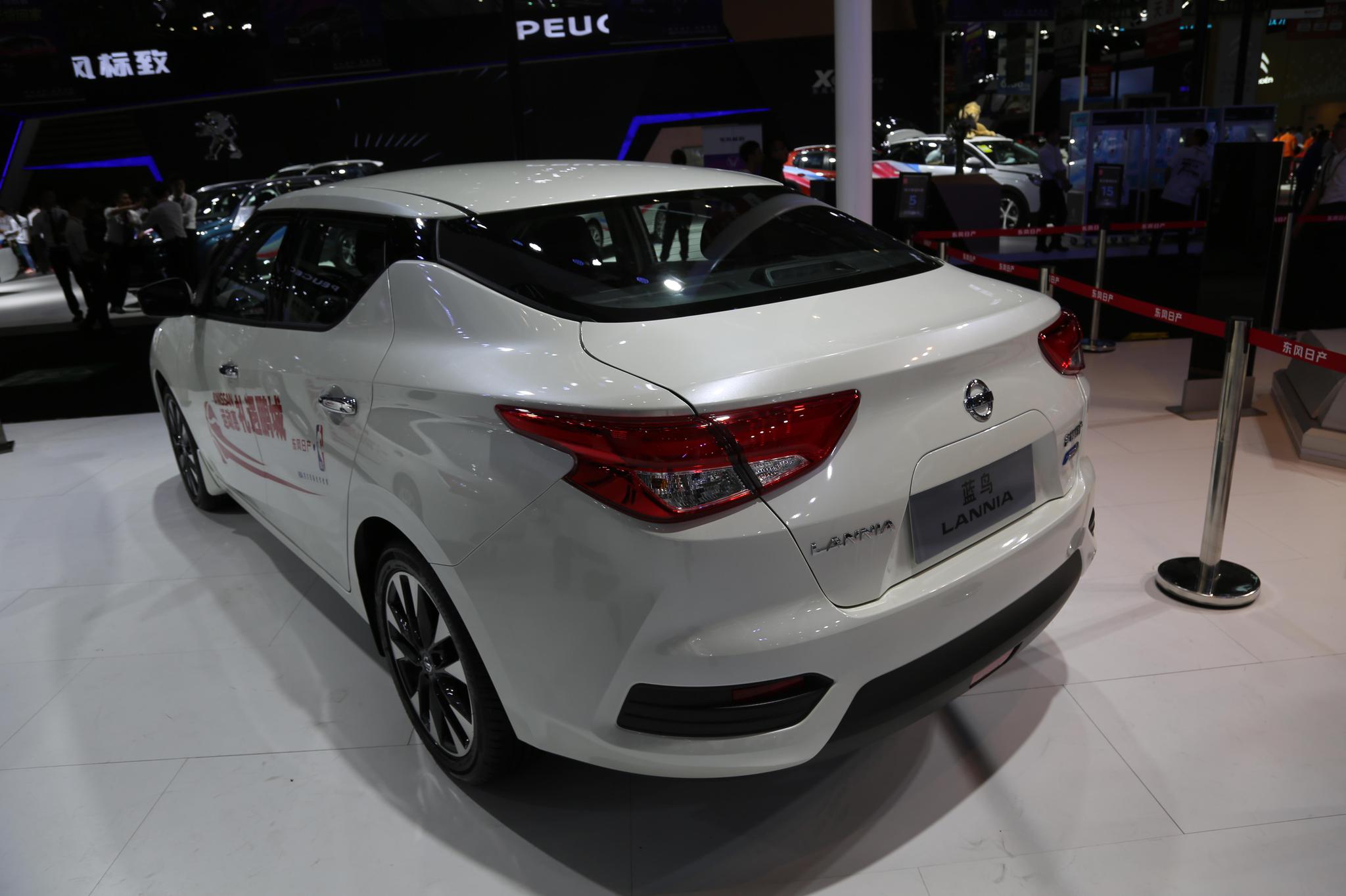 源自狂想的创动造型东风日产蓝鸟10万级别新车实拍