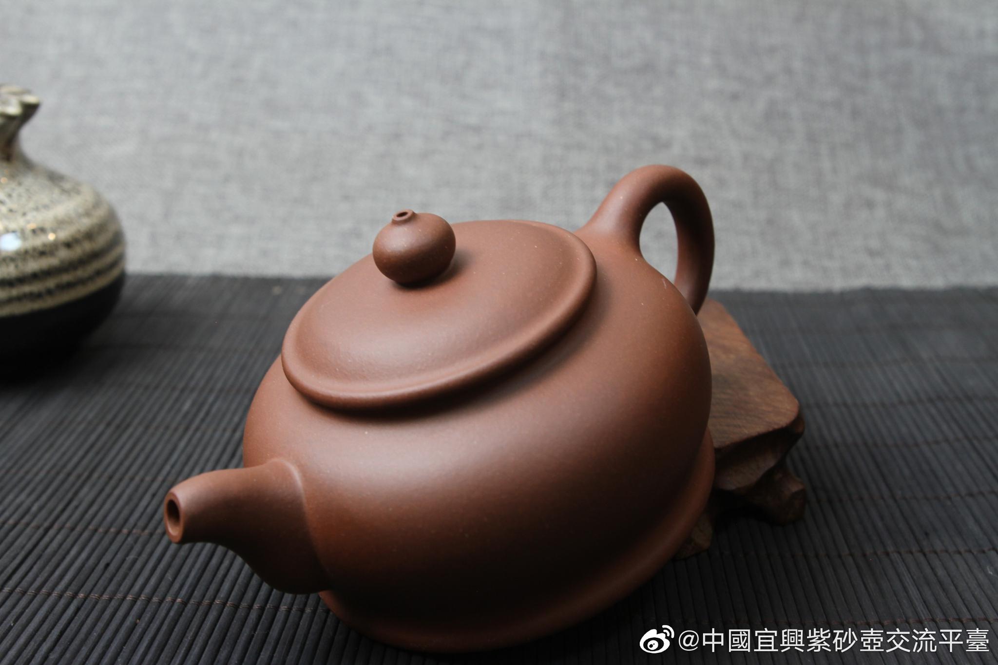 一把吴六君老师的原矿清水泥 笠帽 350cc 800出