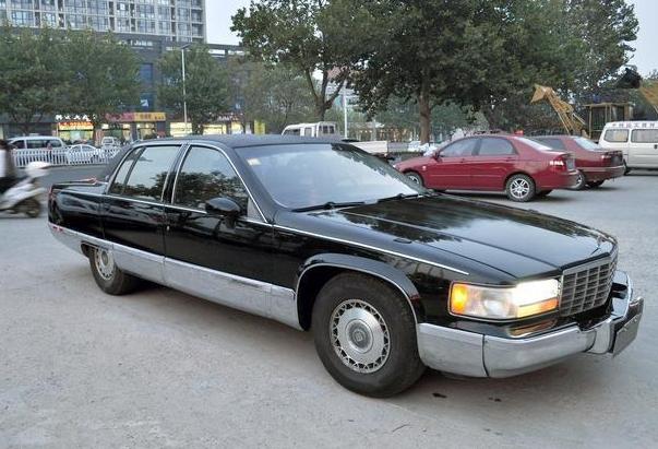 凯迪拉克弗雷特伍德是上世纪90年代国内最令人惊奇的一款车,当年它所