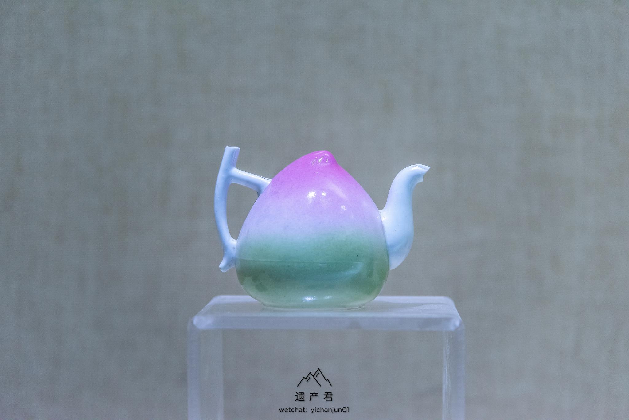 徽州文化博物馆藏· 桃形倒流壶