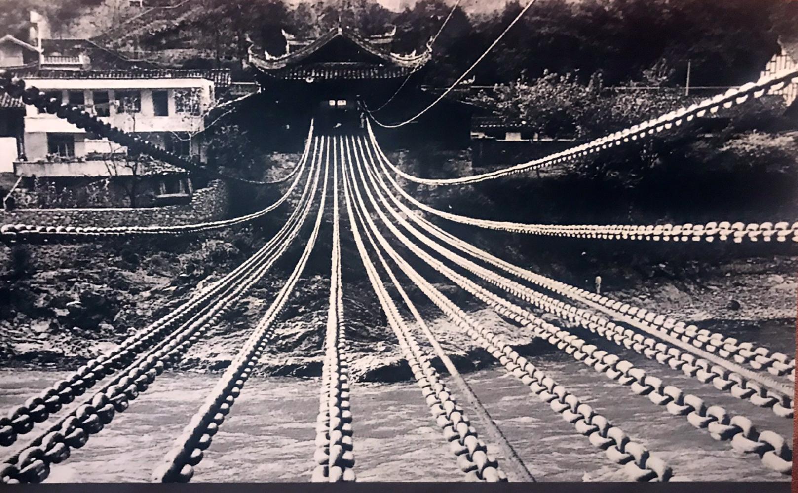 泸定桥由13根铁链组成有300多年的历史因战役闻名中外