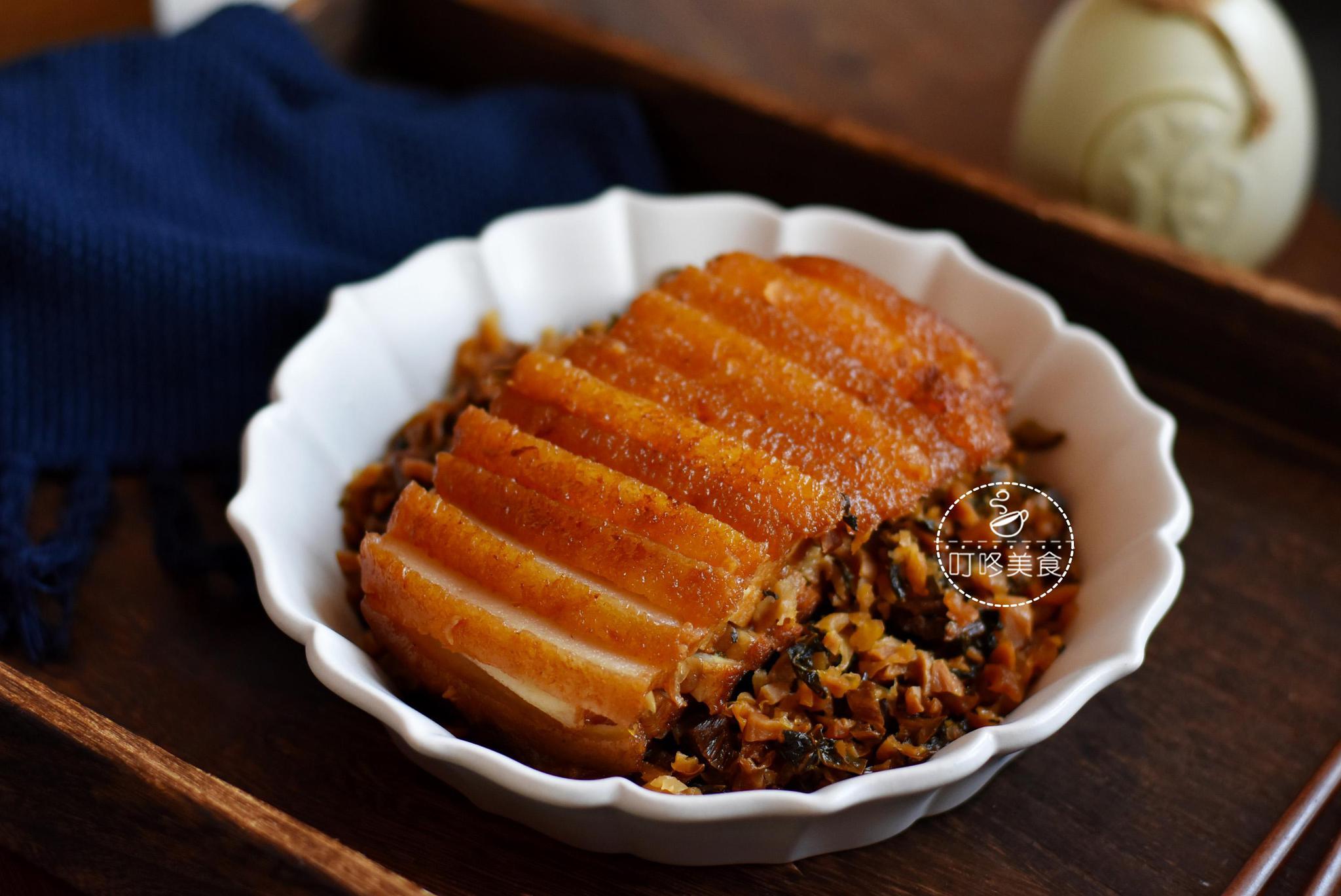 梅干扣肉的正确做法,这么做肥而不腻,颜值高,春节宴客撑足场面