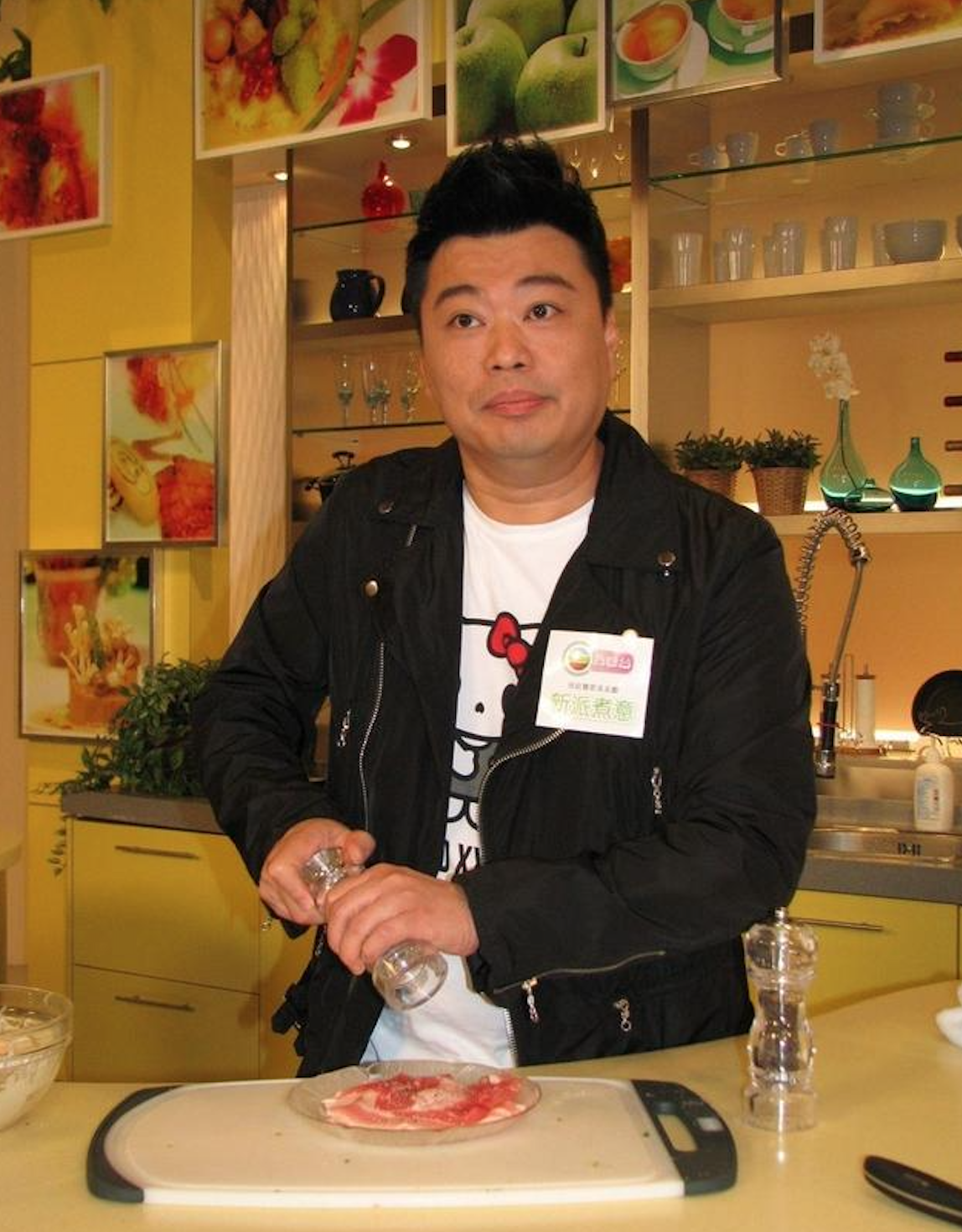 tvb笑匠阮兆祥找好后路毅然离巢效力tvb30年擅长反串女星