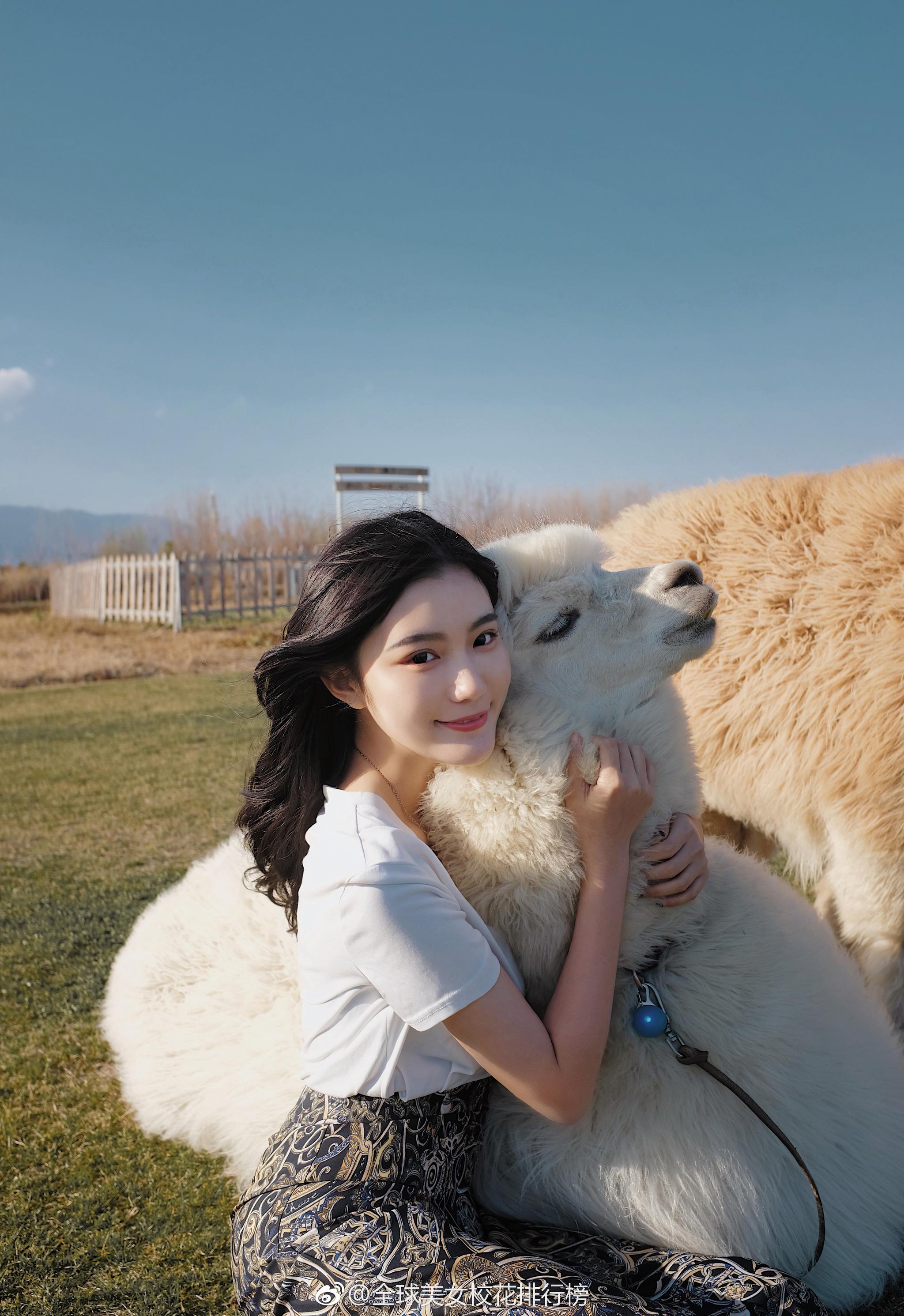 yayamoon_ 四川大学保送清华大学美术学院服装设计系