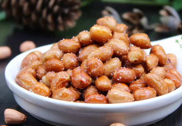 椒盐花生米这样做又香又脆特美味喝酒时的最佳伴侣