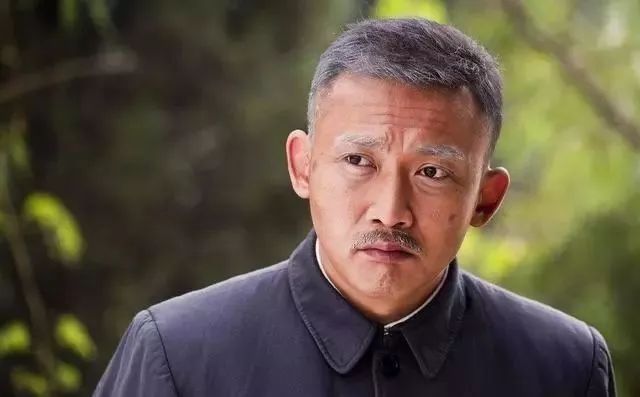 男星挑战老年妆李易峰气质儒雅马可却像被烫伤