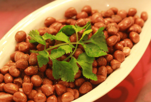 椒盐花生米这样做又香又脆特美味喝酒时的最佳伴侣