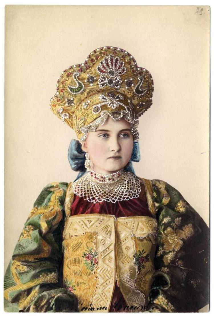 19世纪末俄国女子传统服饰