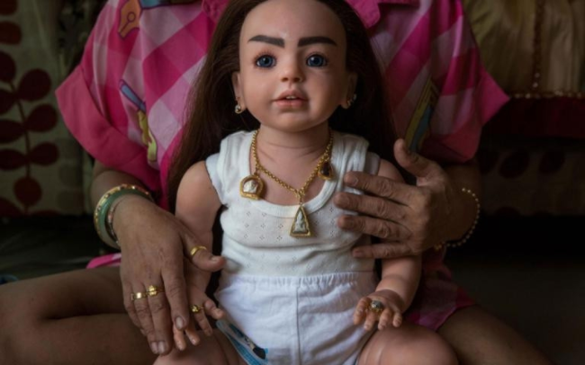 泰国人为何出门喜欢抱着娃娃,原来是为了庇佑,不是普通的洋娃娃