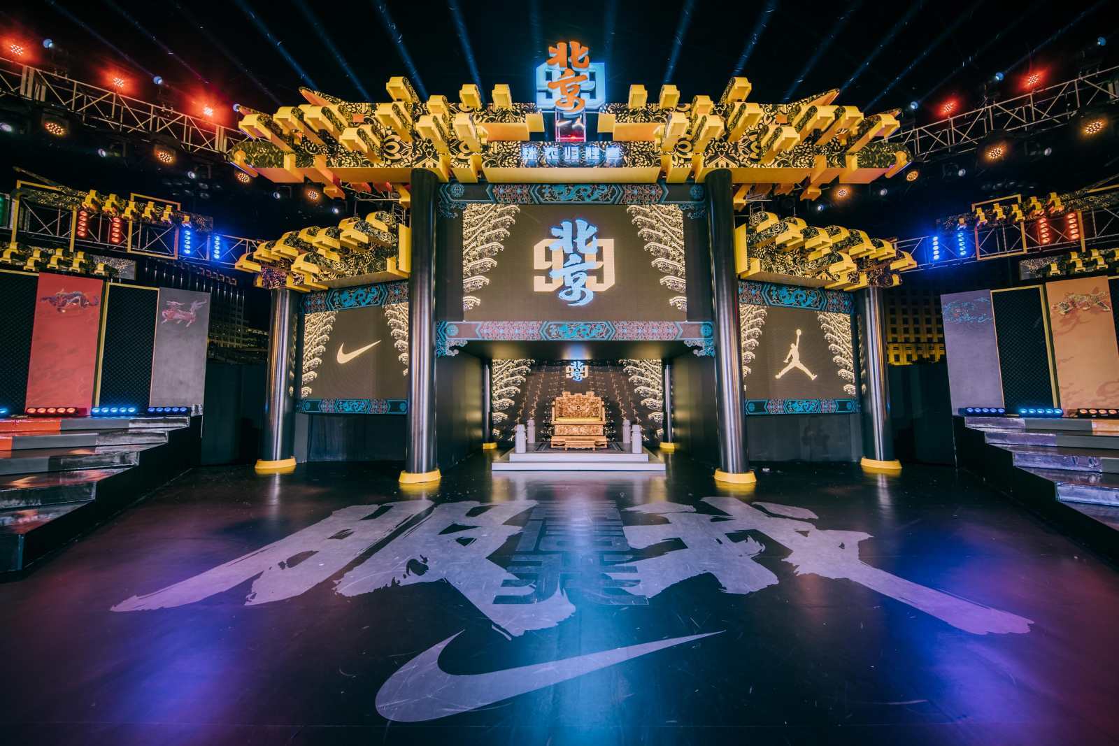 nike 北京 99 球衣总决赛今晚在东单篮球场开打,选手向 1 号球衣发起