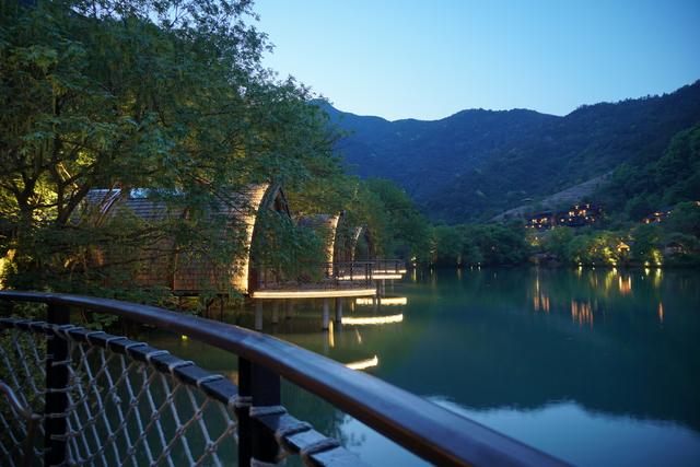 杭州富春江船屋设计从富春山居图里走出的中国绝美山水酒店