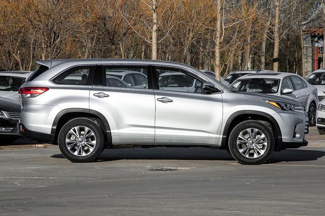 丰田汉兰达，热销10年依然在加价卖，为何？