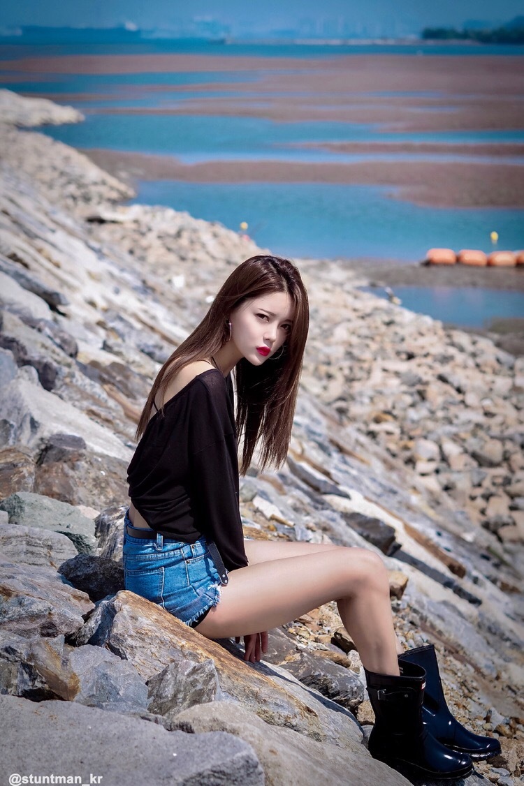 高冷气质的小姐姐,非常大的气场.