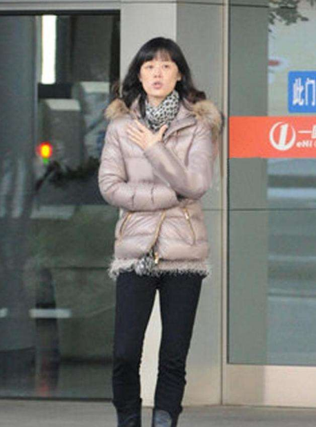 网传何震亚照片按照陈昱霖的曝料,吴秀波多次出轨,而且脚踏几条船,而