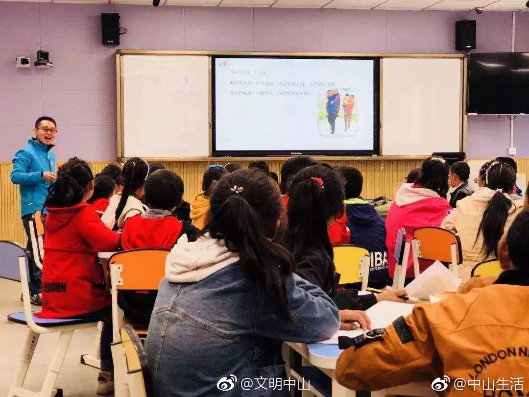 今年8月,来到西藏自治区林芝市工布江达县中学支教