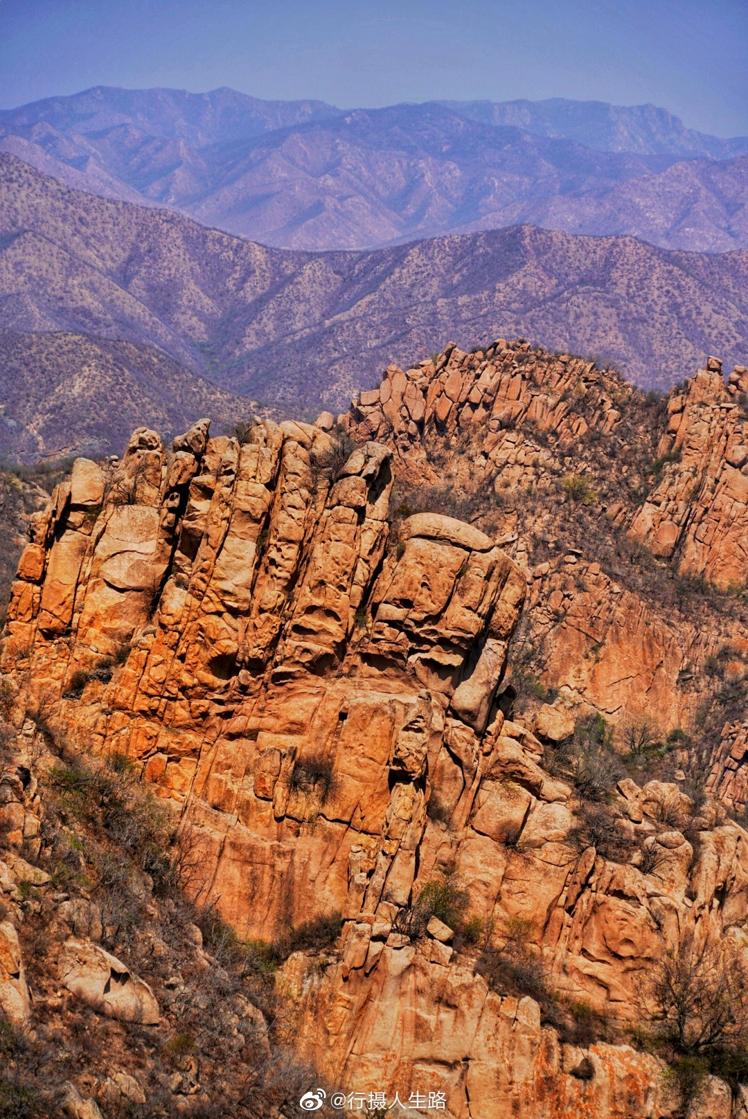大黑山一所山水形胜之地,山体以花岗石岩为主.踏青大黑山