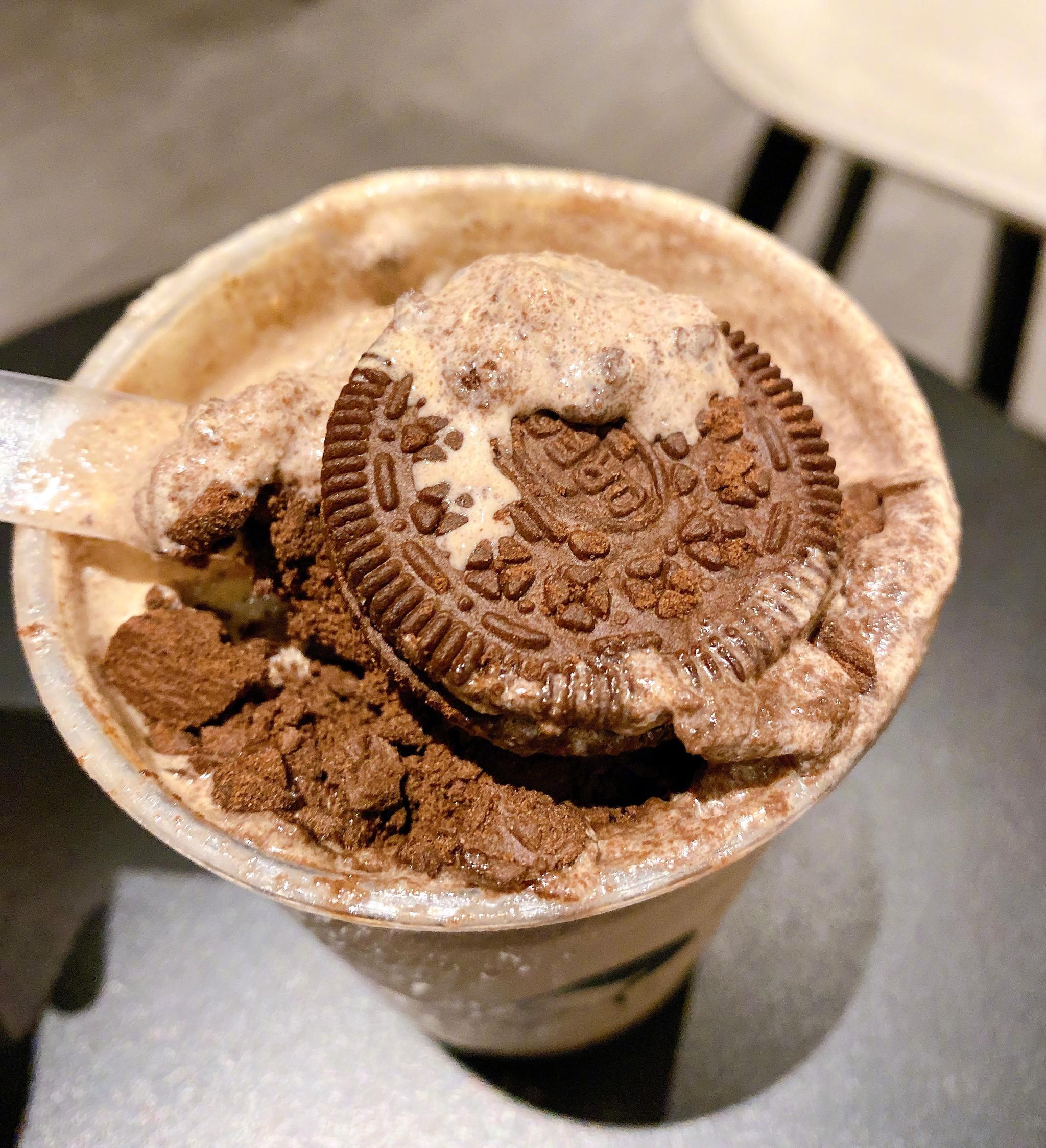 选无糖正常冰就ok,不输爆芋泥波波冰浓浓的鲜奶冰沙里加了奥利奥饼干