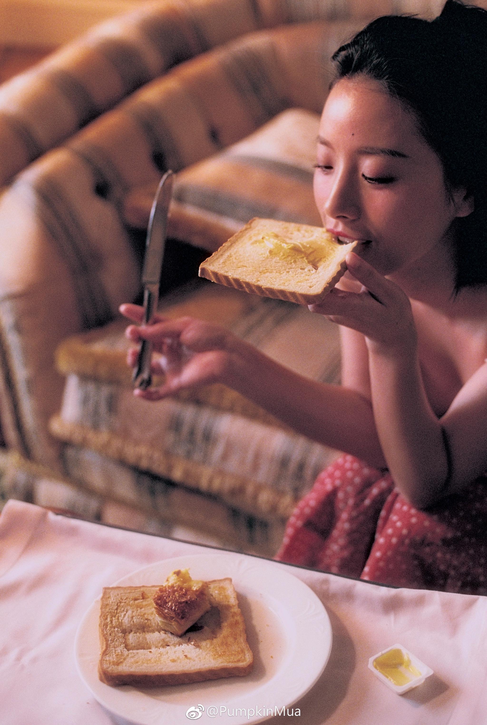 摄影人:@梁茶叔 出镜: @pumpkinmua 67摄影人