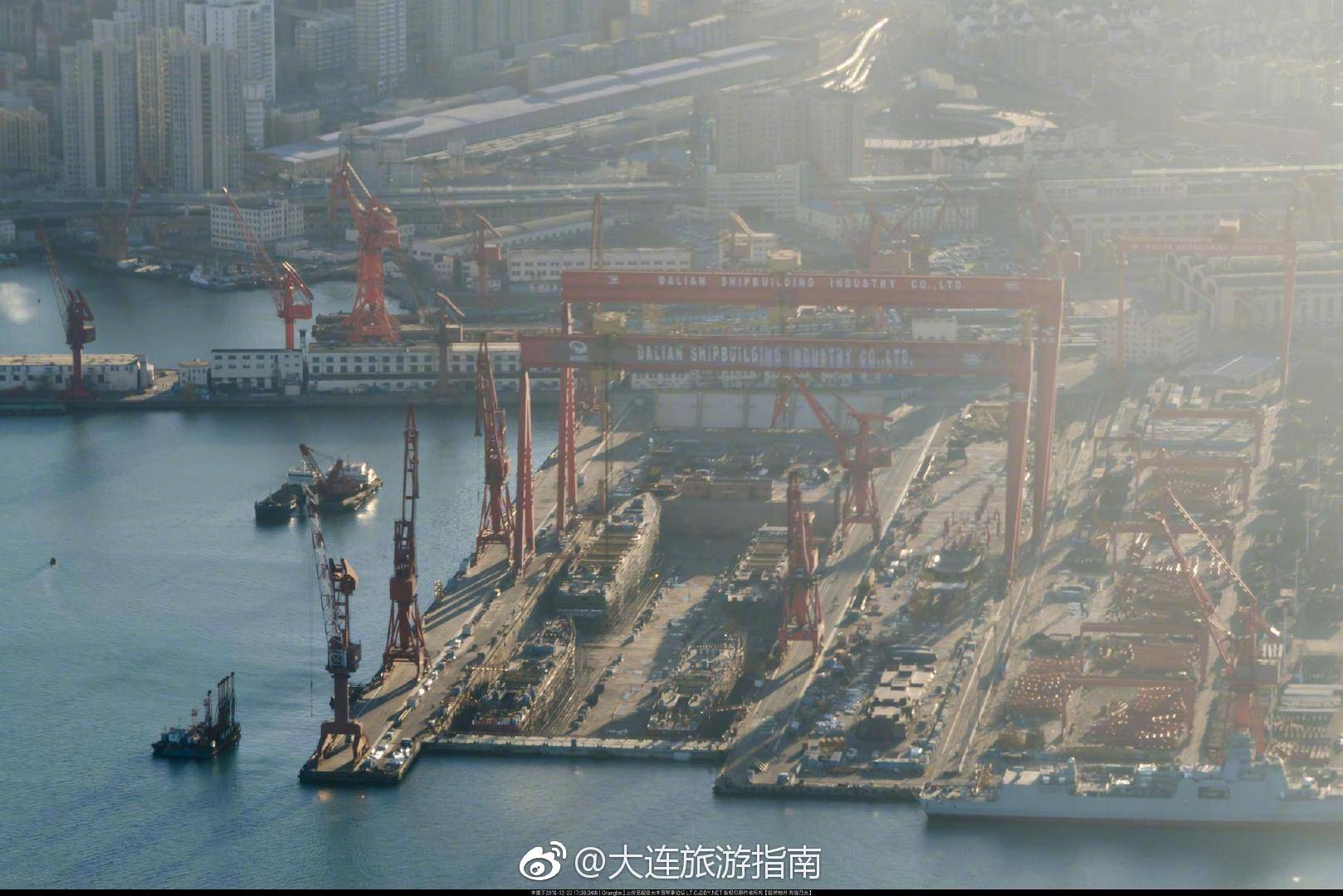 大连船厂一坞造四条神盾舰