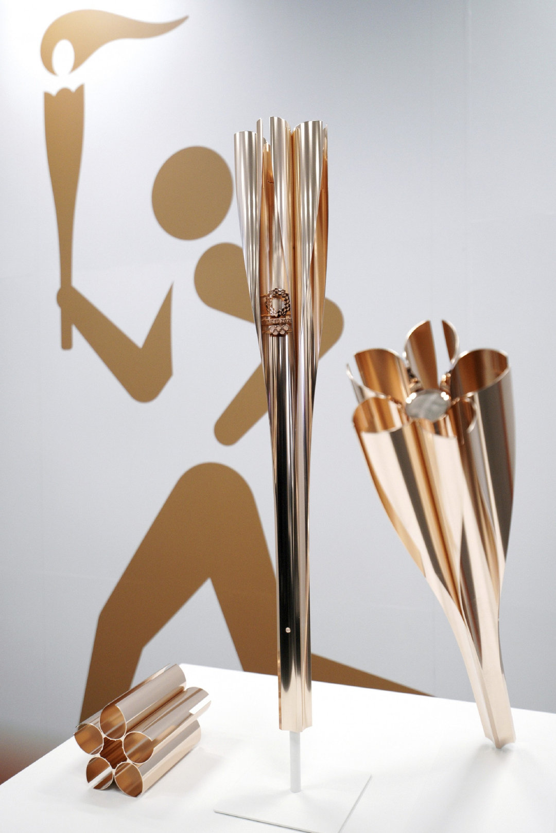 2020年东京奥运会火炬和接力标志正式公布,设计灵感来自樱花