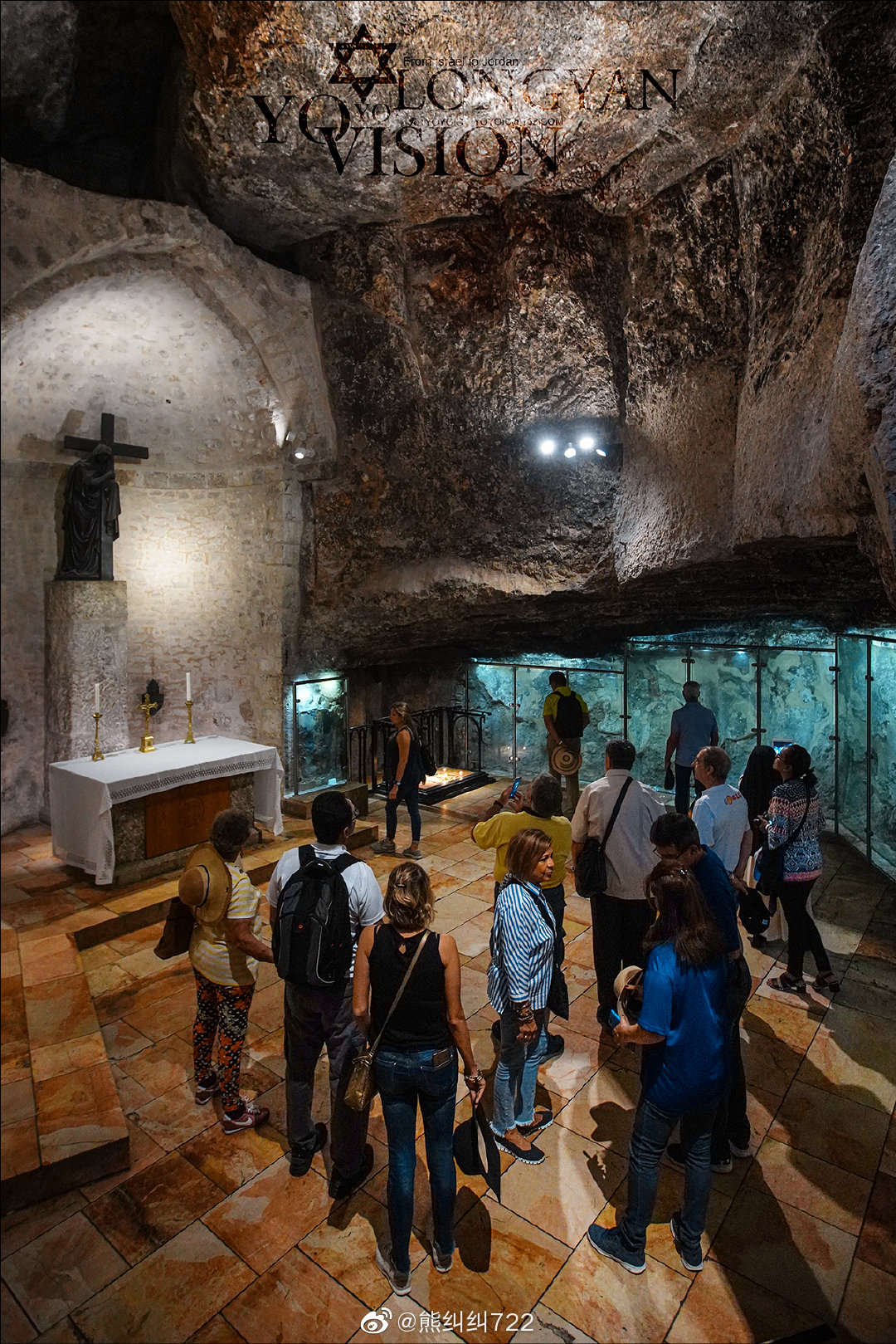 圣墓教堂位于耶路撒冷,是耶稣遇难,安葬和复活之地