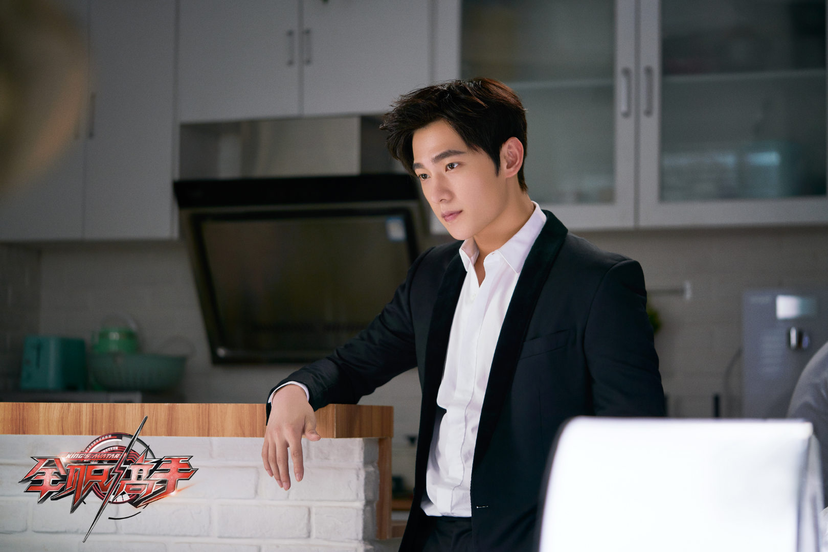 西装,白衬衫,阿伟必须死了|叶修|杨洋|阿伟_新浪新闻