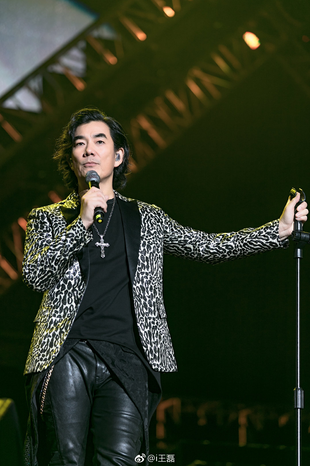 任贤齐 嘉宾:@小虫本尊 @九孔ninehole 歌迷会:@任贤齐的小齐家 