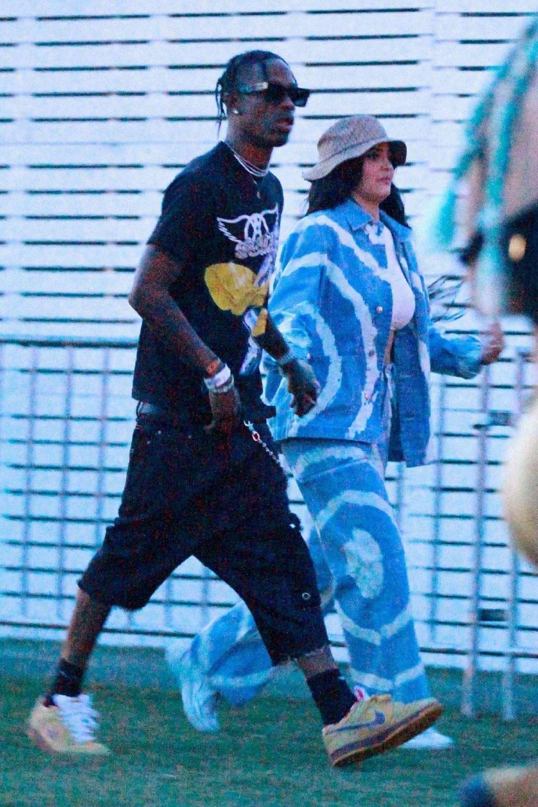 travisscott和jenner图片,travisscott图片 kyliejenner和男友travisscott在2019科切拉音乐节