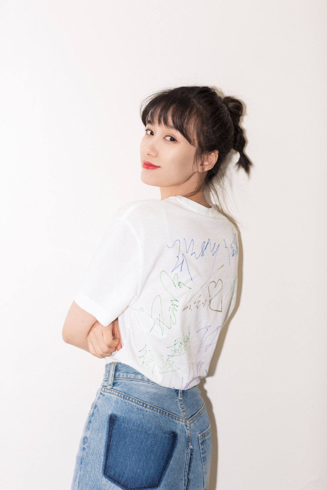 不求人牵手徐悦征战刺激战场,欧阳娜娜就这样被抛弃了?