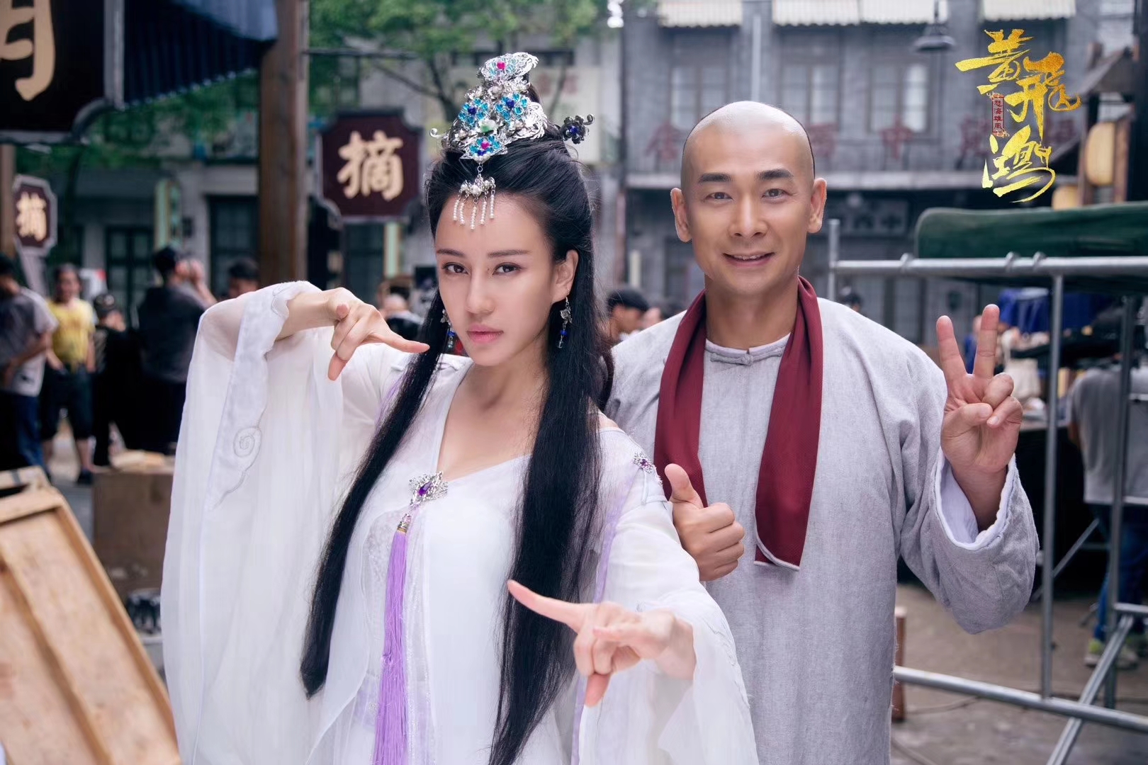 母其弥雅好惨一女的，上个戛纳红毯结果被泼脏水，现在还彻底被扒|母其弥雅|赵文卓|成龙_新浪新闻