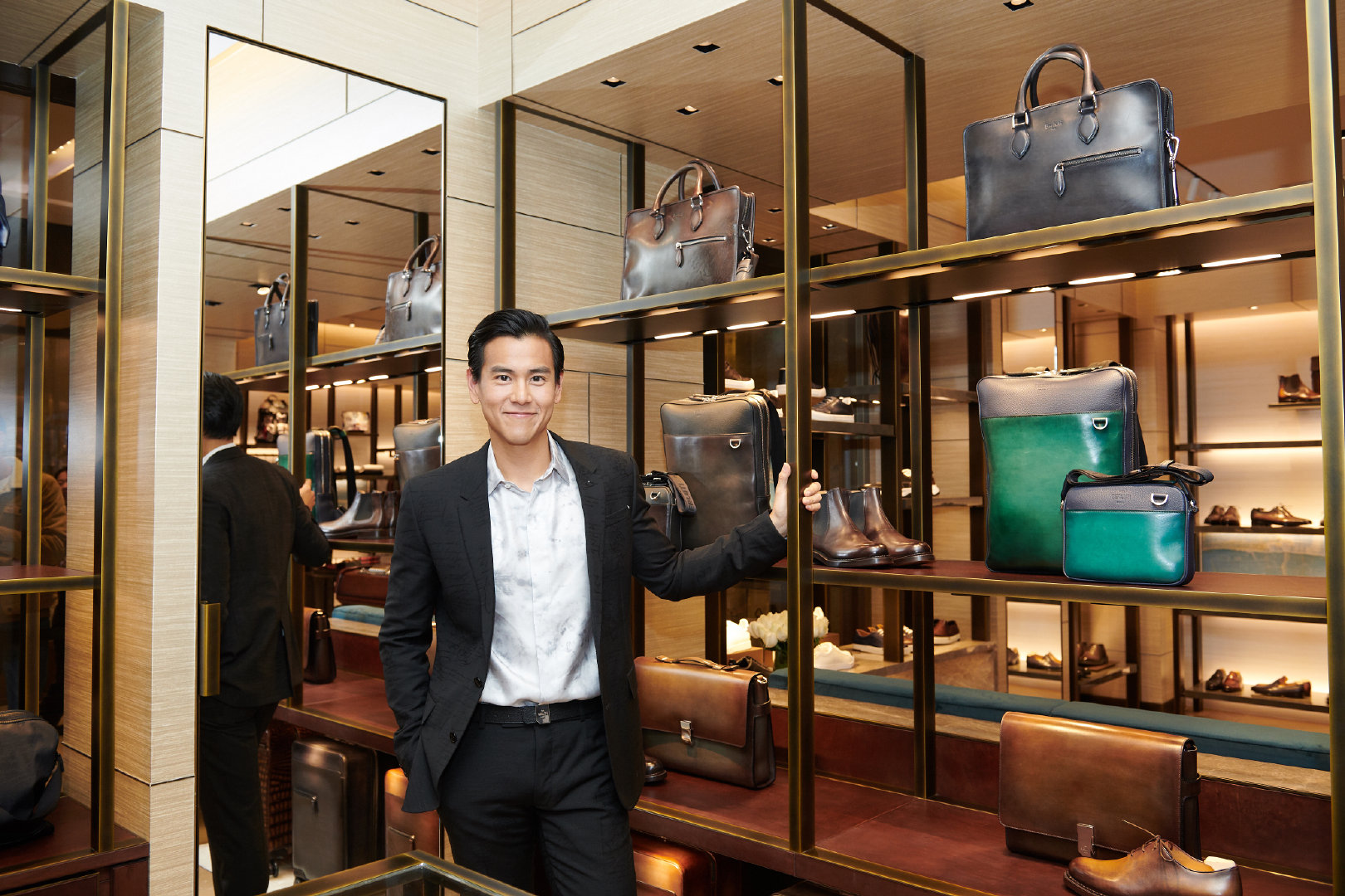 品牌代言人@彭于晏 出席@berluti 北京skp新店开幕活动