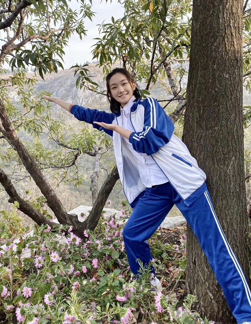 今晚播出的《安家》出演房似锦的少女时期的竟然是孙俪的妹妹孙艳