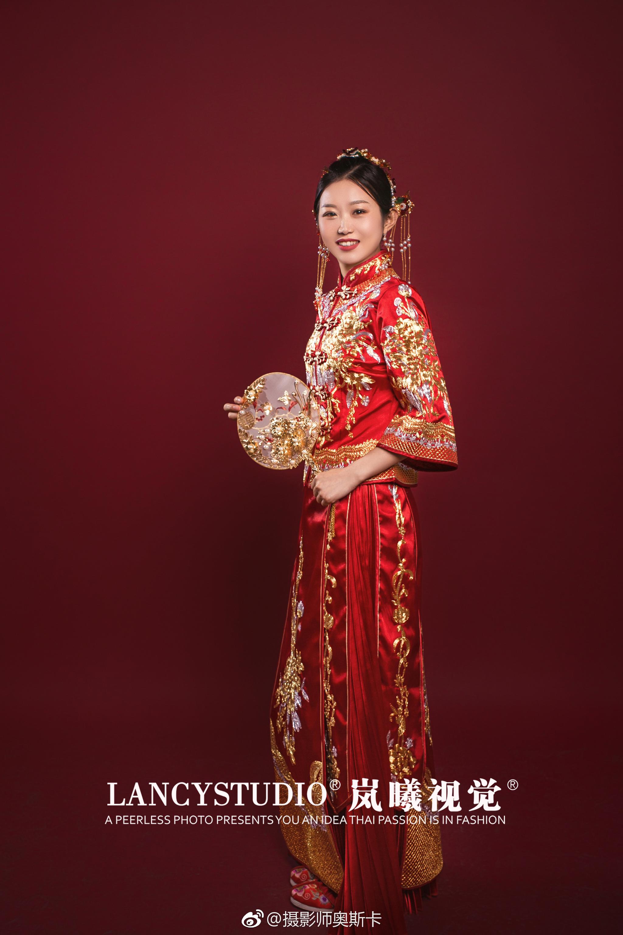 我觉得每一对新人还是要有一套中国风的婚纱照的|婚纱照|中国风|新人