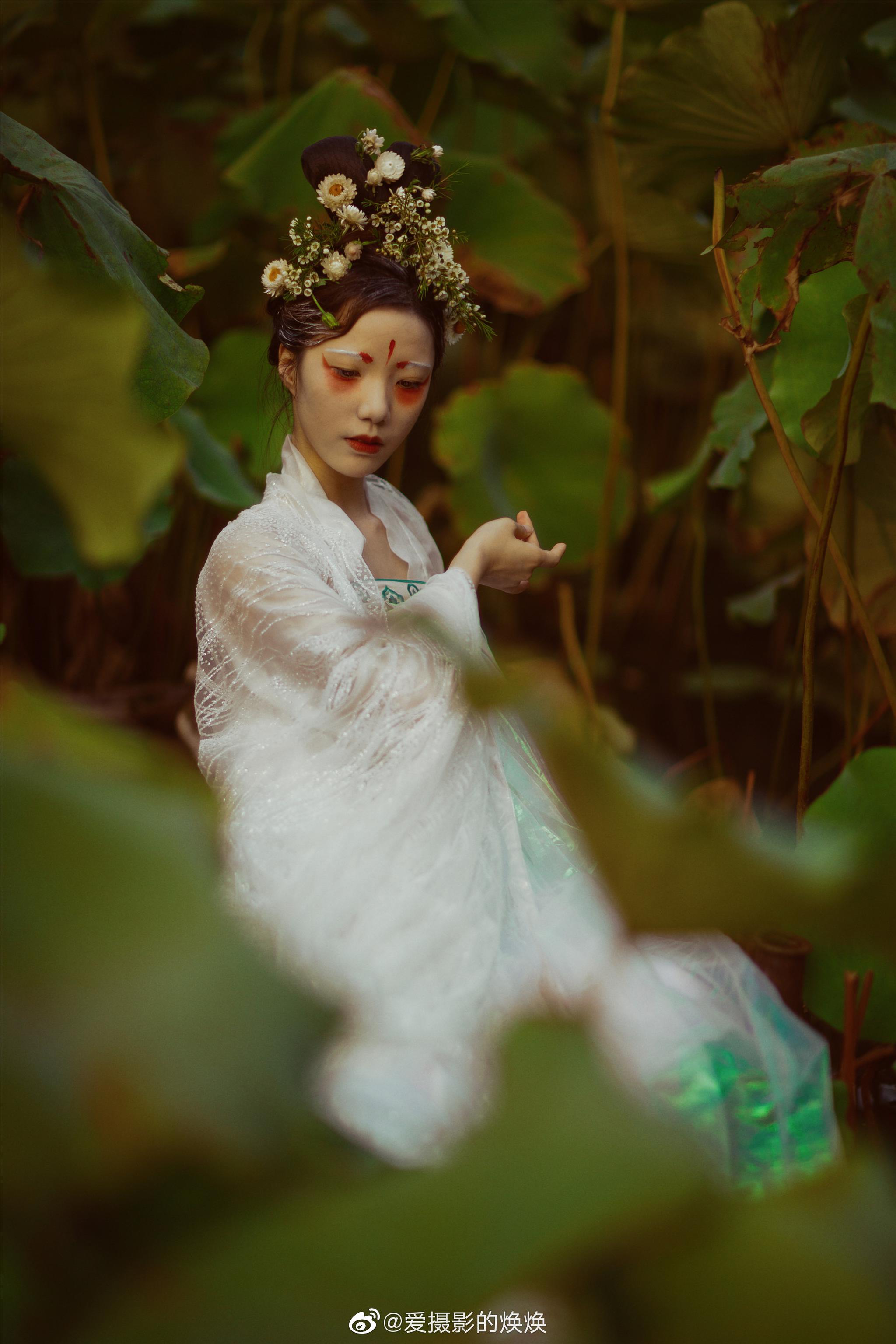 《山海经》帝之二女-娥皇,女英,帝之二女居之,是