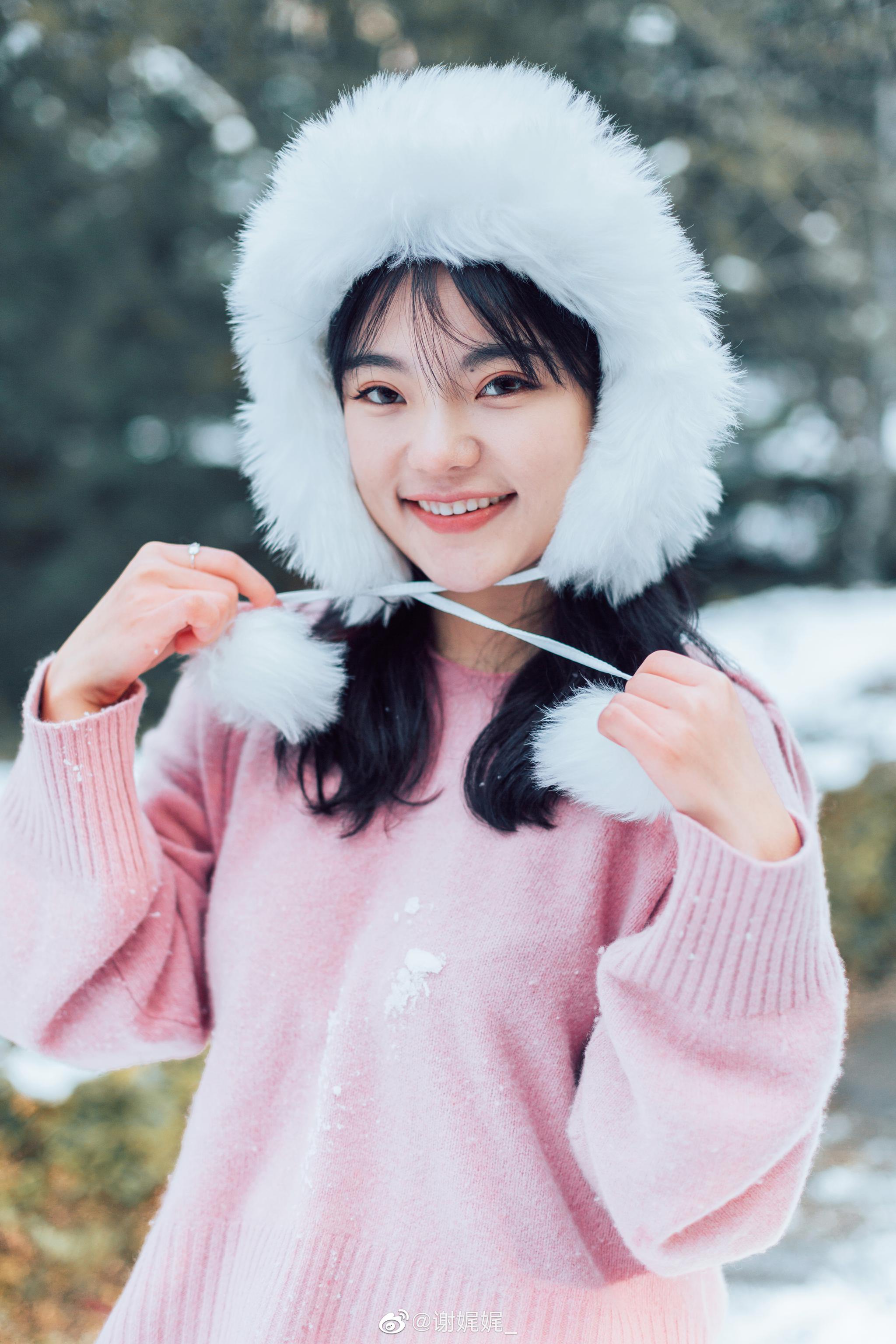 "下雪了 去拍照么?""走吧"@王筱涵rachel