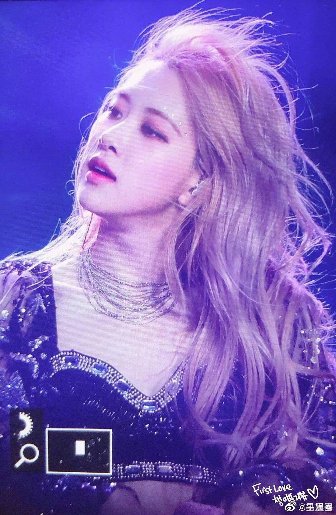 美到头发丝都发光说的就是朴彩英啊回眸转身甩发一瞬间疯狂尖叫