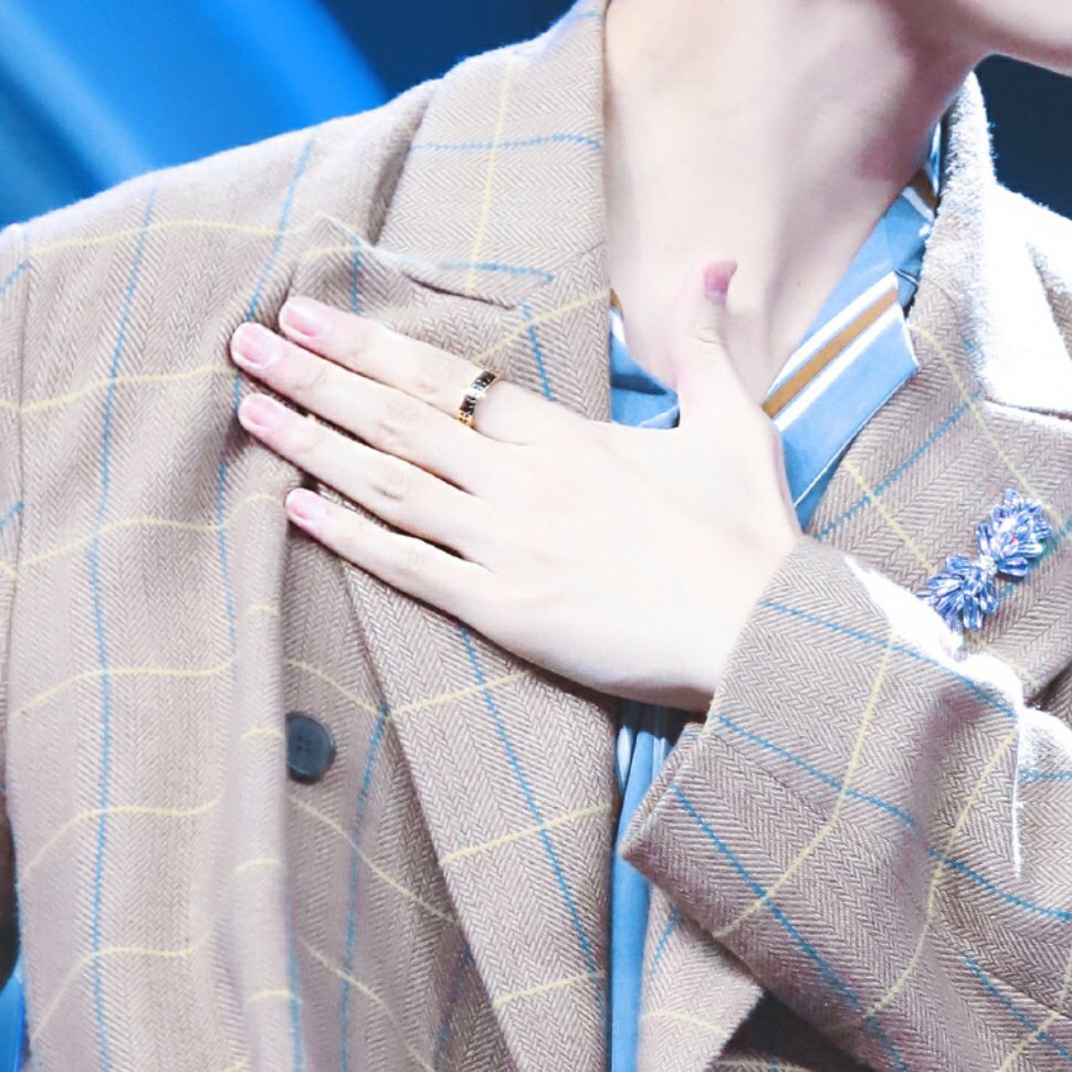 林彦俊手控党福利感受一下都给我吹爆这双偷心手林彦俊