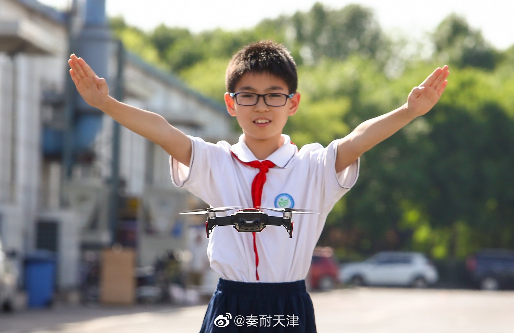 每一个孩子都需要更多的爱与陪伴|无人机|候鸟|肯德基_新浪新闻