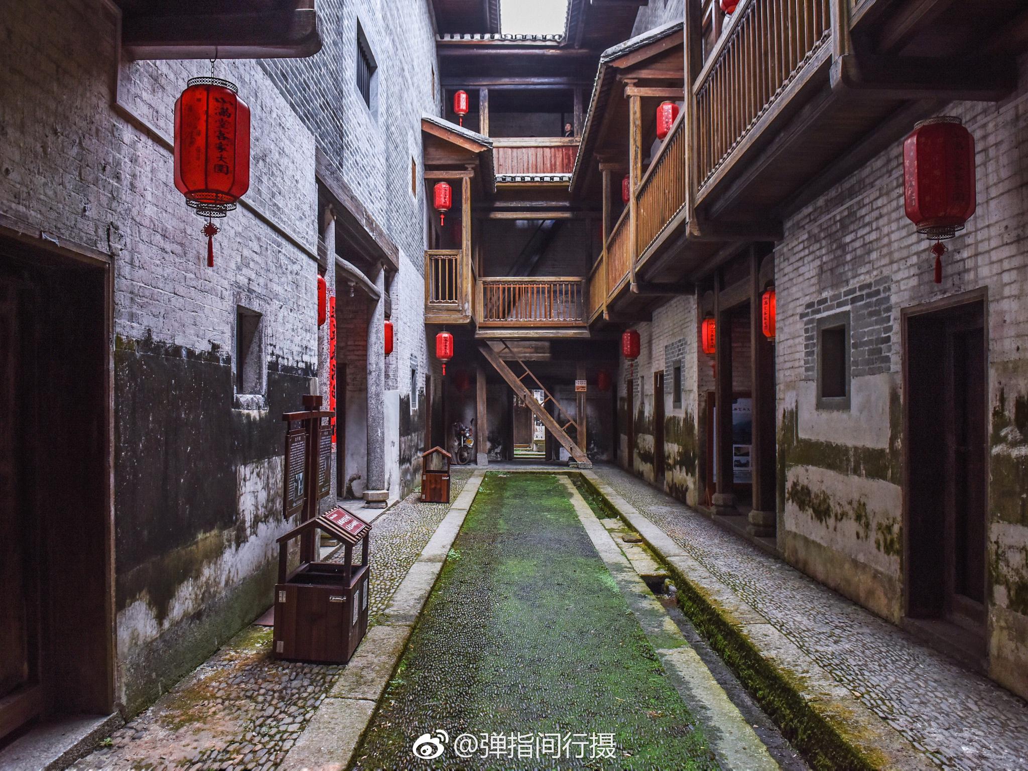 被誉为"岭南第一围"的韶关始兴满堂客家大围,由1833年开始兴建