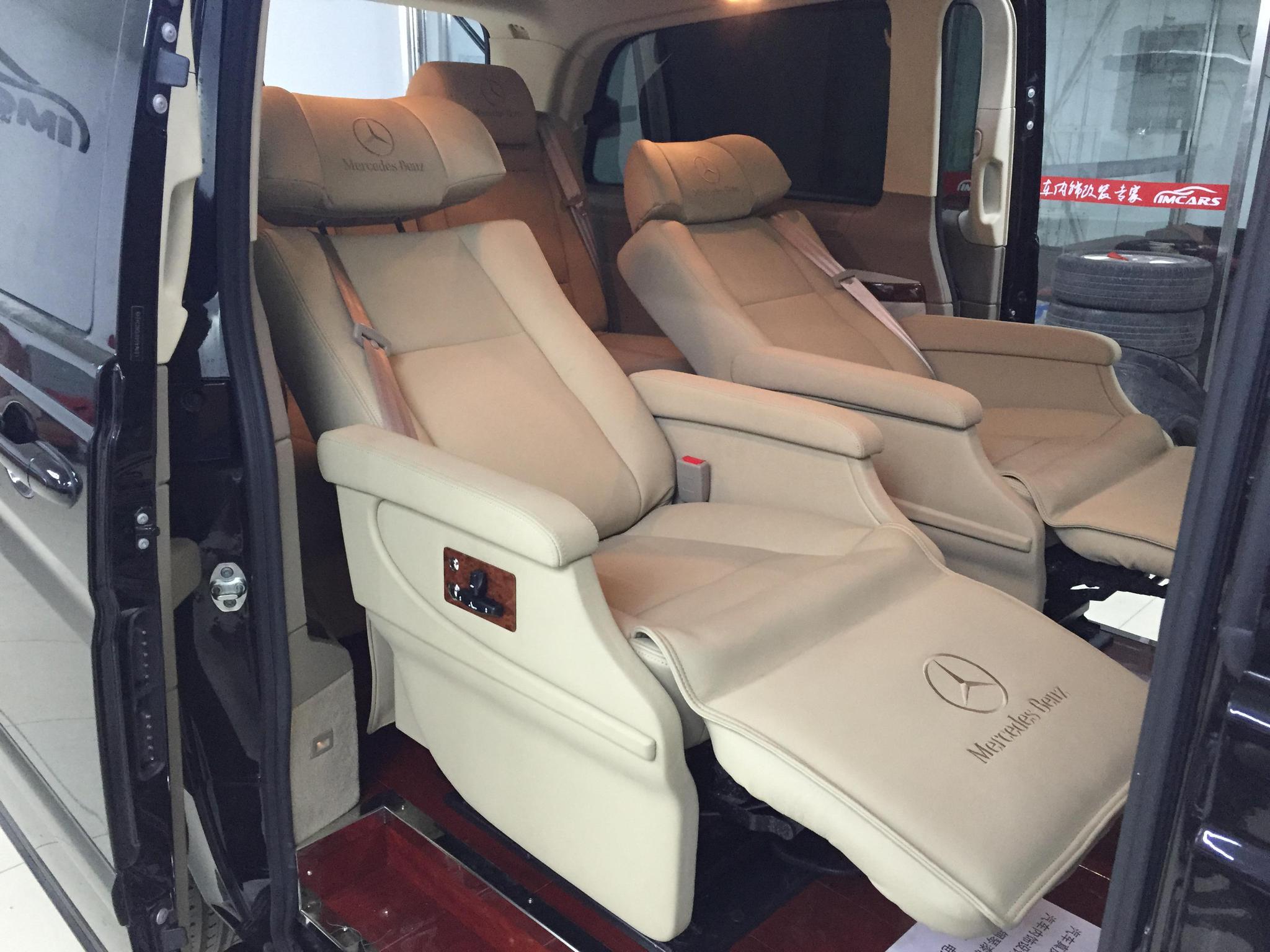 奔驰唯雅诺舒适设计内饰,实用与颜值并存,空间引人注目